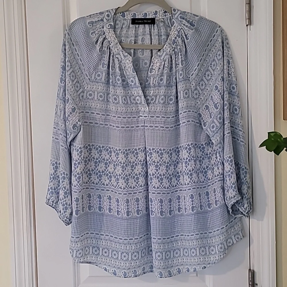 Ivanka blouse - Picture 1 of 5